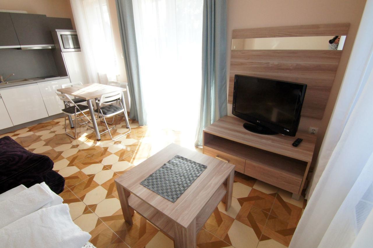 Wczasy Royal Apartment Ястарня Екстериор снимка