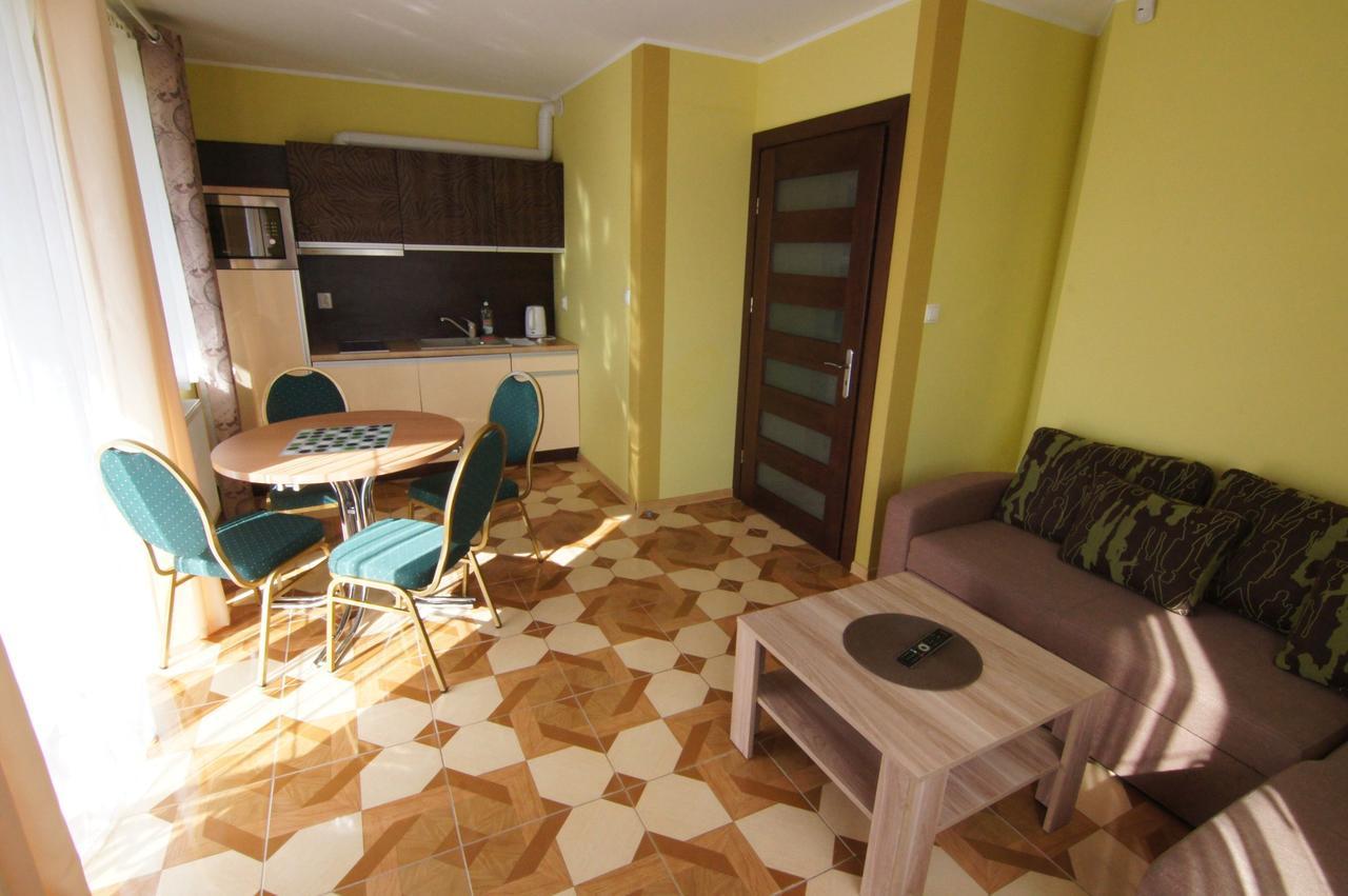 Wczasy Royal Apartment Ястарня Екстериор снимка